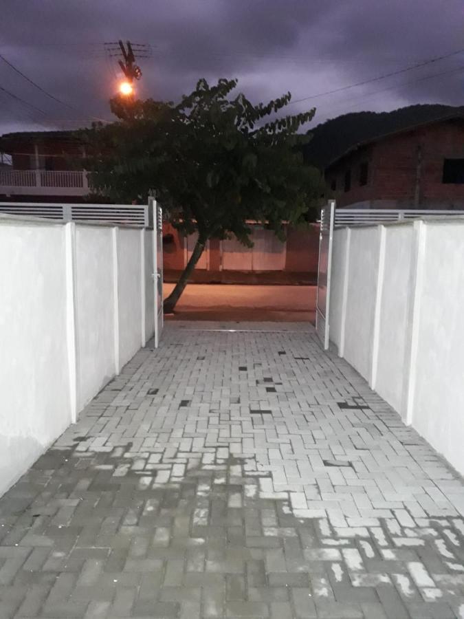 Kitnet Confortavel Villa Ubatuba Luaran gambar